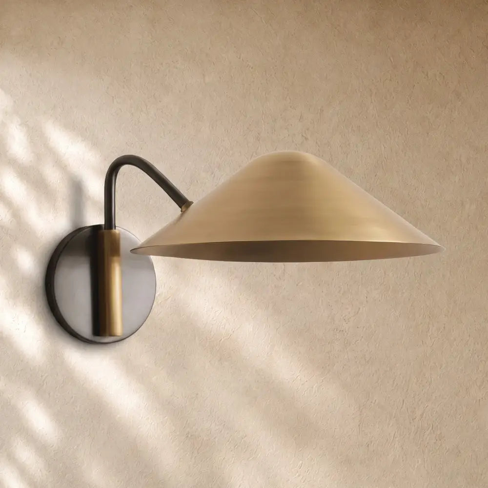 Simmsi Sconce