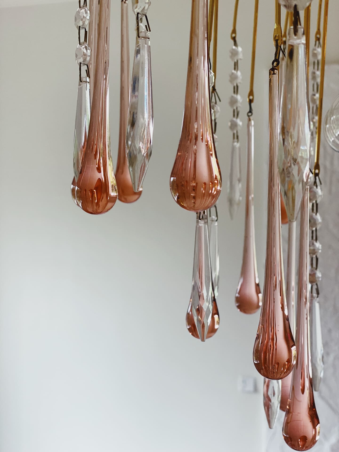Vintage – Murano Teardrops Chandelier – 70s – Pink prisms - fovolighting
