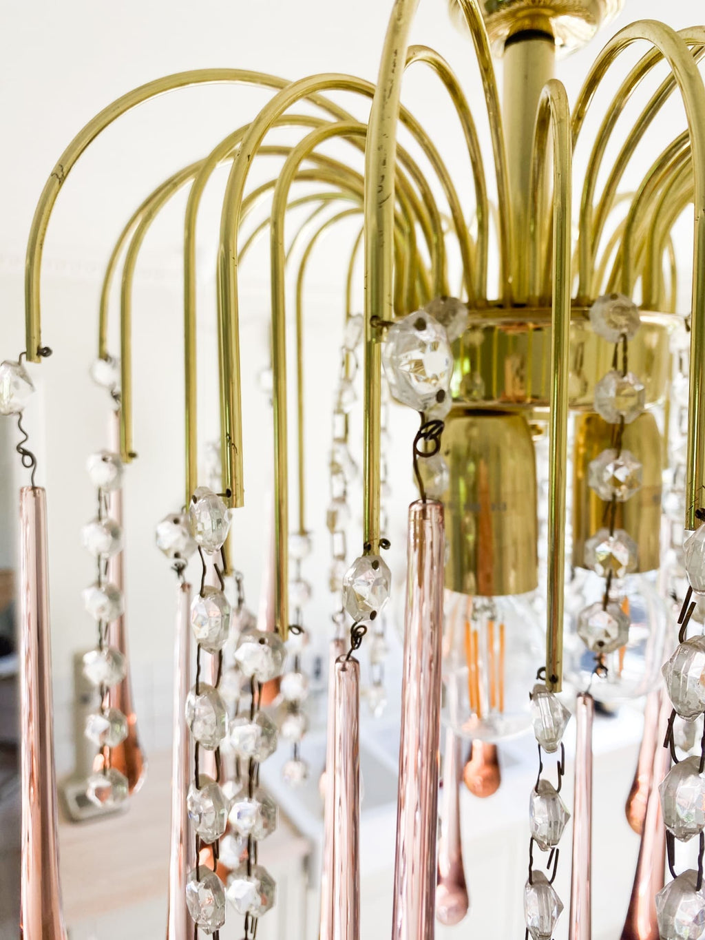 Vintage – Murano Teardrops Chandelier – 70s – Pink prisms - fovolighting